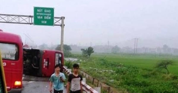 Tạm giữ hình sự đối với tài xế trong vụ lật xe khách trên cao tốc Pháp Vân - Cầu Giẽ