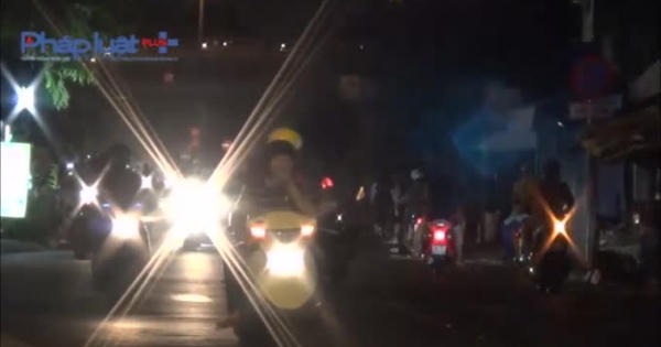 TP HCM: Hai xe máy va chạm, 3 người bị thương nặng
