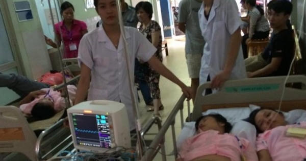Một số công nhân công ty may Unico chưa trở lại làm việc sau ngộ độc