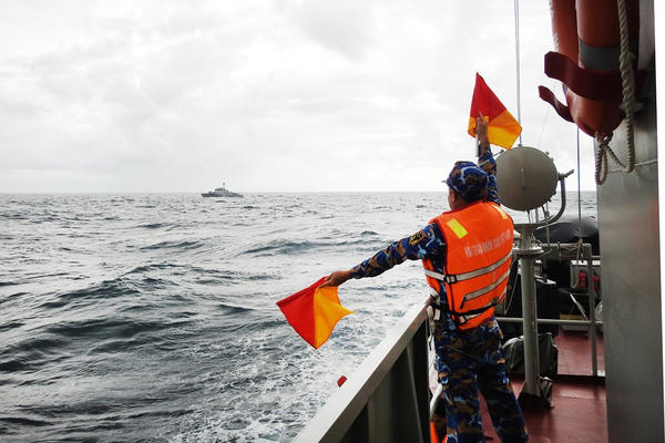 BTL Vùng 5 Hải quân kết thúc tốt đẹp chuyến tuần tra chung lần thứ 79 với Hải quân Hoàng gia Campuchia BTL Vùng 5 Hải quân kết thúc tốt đẹp chuyến tuần tra chung lần thứ 79 với Hải quân Hoàng gia Campuchia