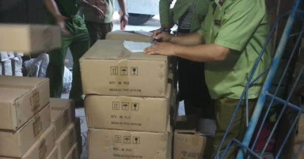 Vĩnh Long : Thu giữ, xử phạt hơn 100 triệu đồng đối với cơ sở gia công lắp ráp đèn led Vĩnh Long : Thu giữ, xử phạt hơn 100 triệu đồng đối với cơ sở gia công lắp ráp đèn led