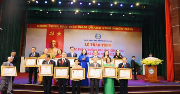 Đồng Nai: Trao tặng 276 phần thưởng cao quý cho tập thể, cá nhân tiêu biểu