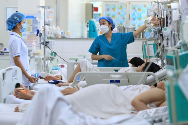 Bộ Y tế đề xuất xếp lương bậc 2 cho bác sĩ, dược sĩ mới vào nghề Bộ Y tế đề xuất xếp lương bậc 2 cho bác sĩ, dược sĩ mới vào nghề