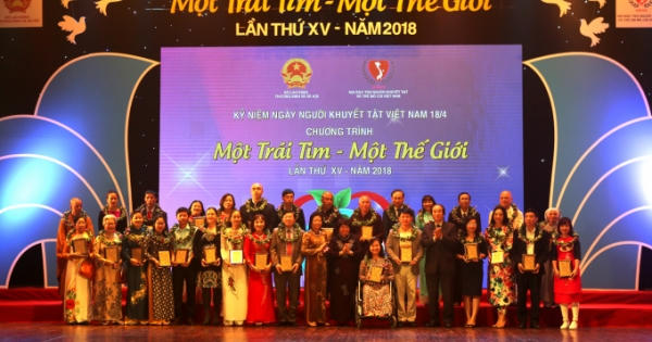 SHB chia sẻ với người tàn tật và trẻ mồ côi