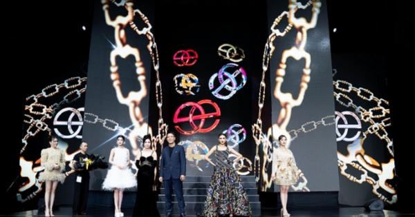 Biến hóa đa chiều tại ELISE Fashion show Fall/winter 2023 Biến hóa đa chiều tại ELISE Fashion show Fall/winter 2023