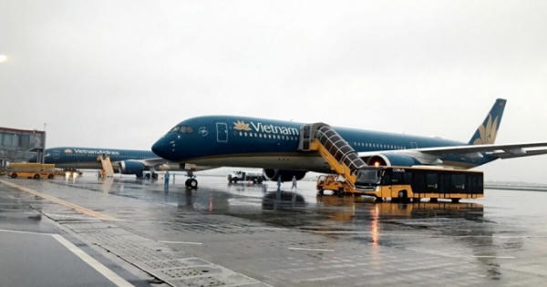 Hoãn, huỷ nhiều chuyến bay do ảnh hưởng của Bão số 2