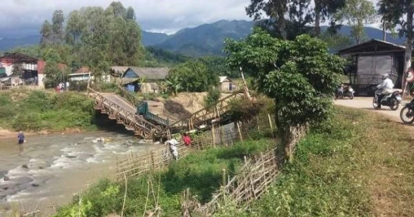 Sơn La: Sập cầu Nậm Ban, giao thông ngừng trệ