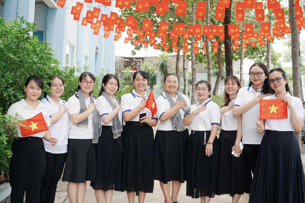 Trường Đại học Lạc Hồng tổ chức chuỗi hoạt động ý nghĩa hướng tới kỷ niệm 50 năm Ngày Giải phóng miền Nam, thống nhất đất nước