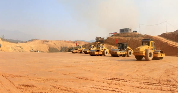 Quảng Ninh khởi công một loạt dự án đầu tư công trong quý II/2023