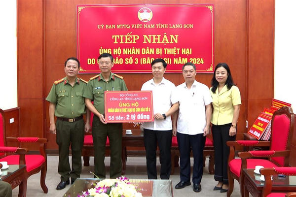 Bộ Công an hỗ trợ nhân dân tỉnh Lạng Sơn khắc phục hậu quả sau mưa bão