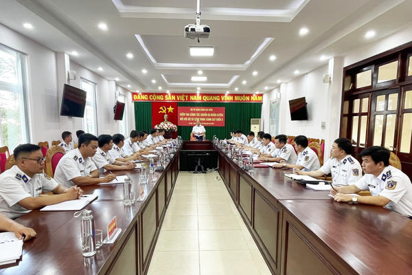 Tư lệnh Cảnh sát biển kiểm tra công tác chuẩn bị ra quân huấn luyện