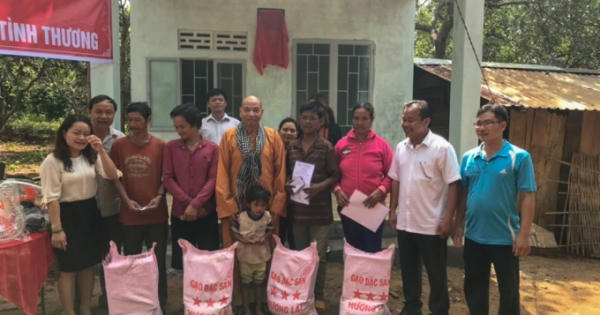 Trao tặng 4 căn nhà tình thương cho đồng bào dân tộc S'tiêng