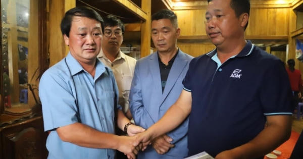 Bộ trưởng - Chủ nhiệm Ủy ban Dân tộc Hầu A Lềnh thăm hỏi, trao hỗ trợ các gia đình bị thiên tai tại Lào Cai