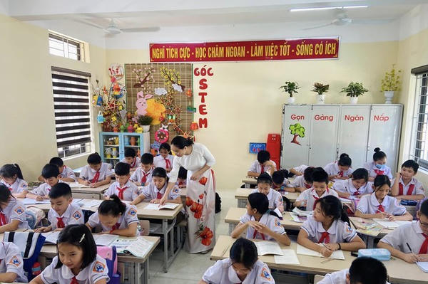 Mức lương giáo viên được áp dụng từ 1/7/2024