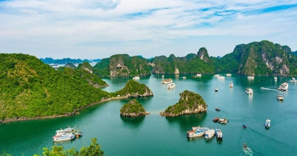 Chuyên gia du lịch bình chọn Vịnh Hạ Long là một trong những điểm du lịch nhất định phải đến 2024