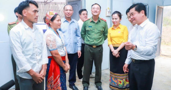 Bàn giao 65 căn nhà đầu tiên cho các hộ nghèo tại Nghệ An