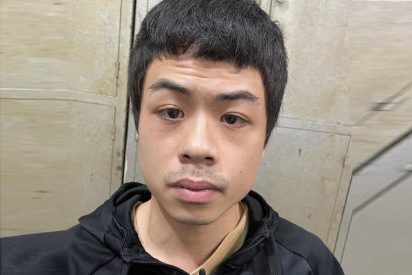 Khởi tố nam thanh niên níu kéo tình cảm bằng dao và khóa số 8