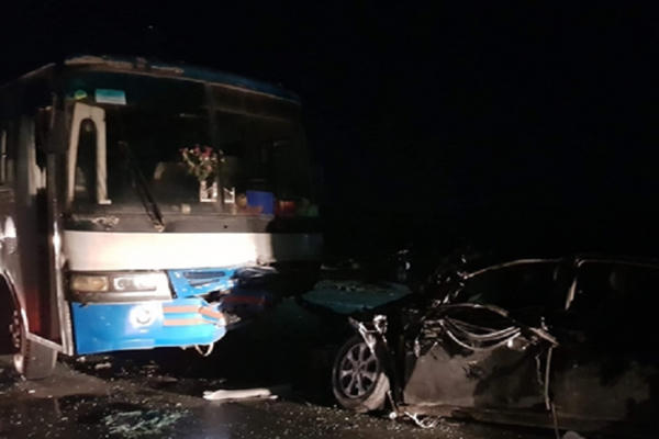 Nghi vấn xe Chủ tịch huyện Đức Huệ đi lấn làn, tông trực diện vào xe chở công nhân khiến nhiều người nhập viện