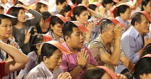 Xin đừng dựa dẫm thánh thần...