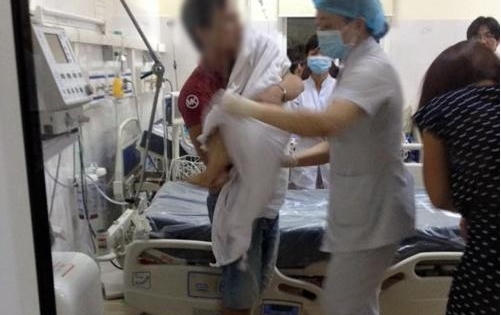 Xót xa bé 3 tuổi tử vong vì hóc hạt nhãn