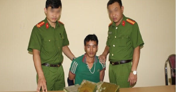 Điện Biên: Bắt đối tượng người Lào mang "cái chết trắng" vào Việt Nam