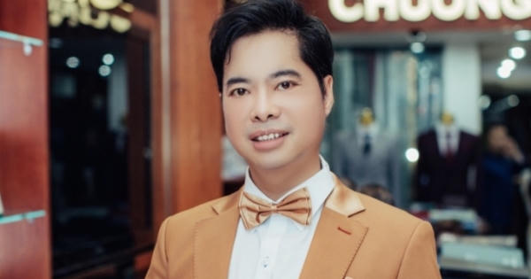 "Ông hoàng nhạc sến" Ngọc Sơn tiết lộ người đứng sau sự "lột xác" ngoạn mục "Ông hoàng nhạc sến" Ngọc Sơn tiết lộ người đứng sau sự "lột xác" ngoạn mục