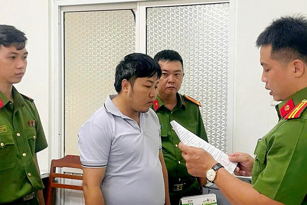 Bắt giữ nhân viên tham ô hơn 2,6 tỷ đồng của công ty Bắt giữ nhân viên tham ô hơn 2,6 tỷ đồng của công ty