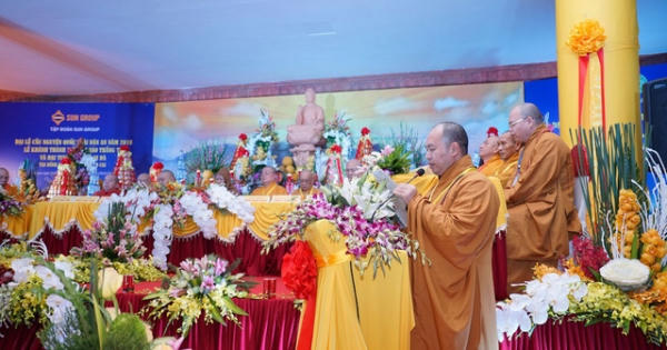 Đại lễ cầu nguyện quốc thái dân an trên đỉnh Fansipan