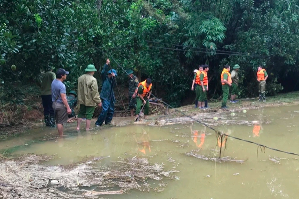 Lào Cai: Vỡ ao cá khiến 1 người chết, 1 người mất tích và 2 người bị thương