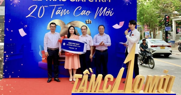 VietABank trao ô tô Kia Sonet cho khách hàng trúng thưởng chương trình "20 năm - Tầm cao mới"