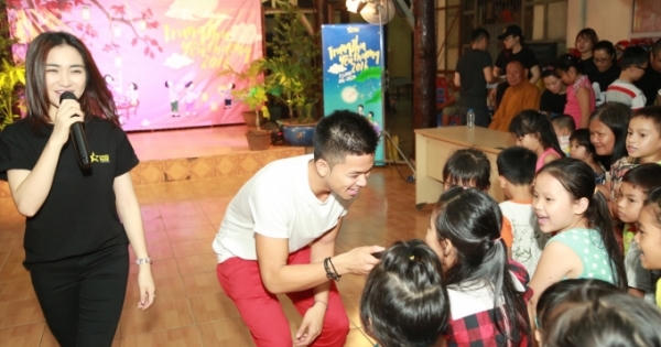 Hòa Minzy, Trọng Hiếu trở về tuổi thơ khi hát cùng trẻ em cơ nhỡ Hòa Minzy, Trọng Hiếu trở về tuổi thơ khi hát cùng trẻ em cơ nhỡ