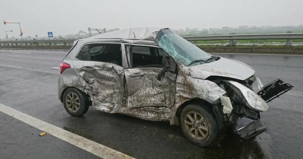 Thái Bình: Tai nạn giao thông trên cao tốc Thái Hà, xe container lao xuống sông