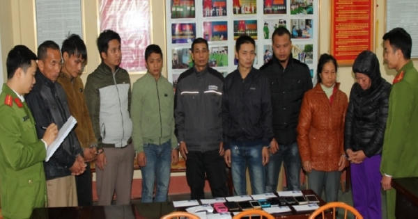 Hà Nam: Bắt quả tang 9 đối tượng đang sát phạt trên chiếu bạc Hà Nam: Bắt quả tang 9 đối tượng đang sát phạt trên chiếu bạc
