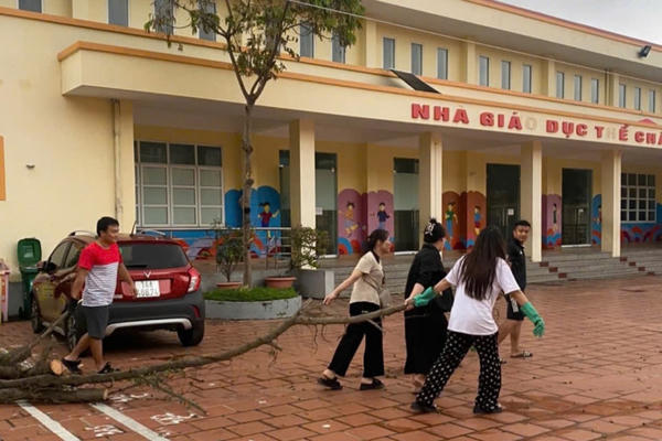 Quảng Ninh: Xem xét hỗ trợ 100% học phí cho học sinh năm học 2024-2025 bị thiệt hại do bão số 3 Quảng Ninh: Xem xét hỗ trợ 100% học phí cho học sinh năm học 2024-2025 bị thiệt hại do bão số 3