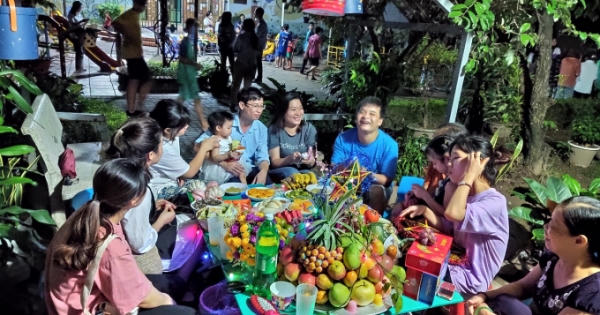 Trung thu của em là tình thân gia đình và cộng đồng