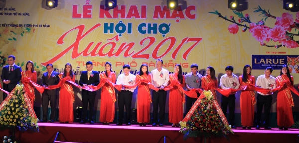 Đà Nẵng: Hơn 200 gian hàng phục vụ nhu cầu mua sắm Tết