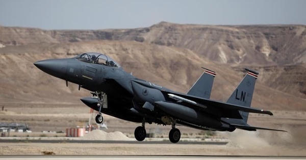 Nga tố Mỹ không kích Syria bằng bom hóa học