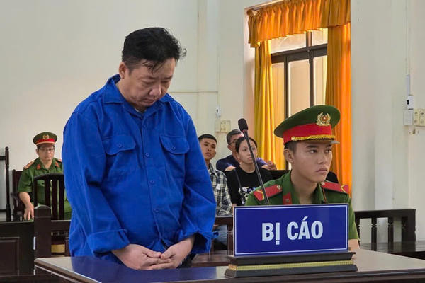 Lĩnh án hơn 3 năm tù vì thuê xe cuốc rồi đem bán