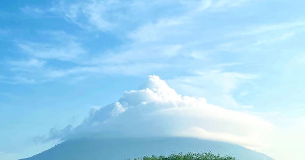 Đám mây hình đĩa bay một lần nữa xuất hiện ở núi Bà Đen