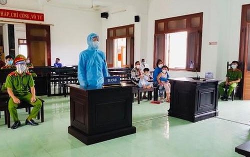 Nhậu say rồi đi mua xăng giết cả nhà hàng xóm