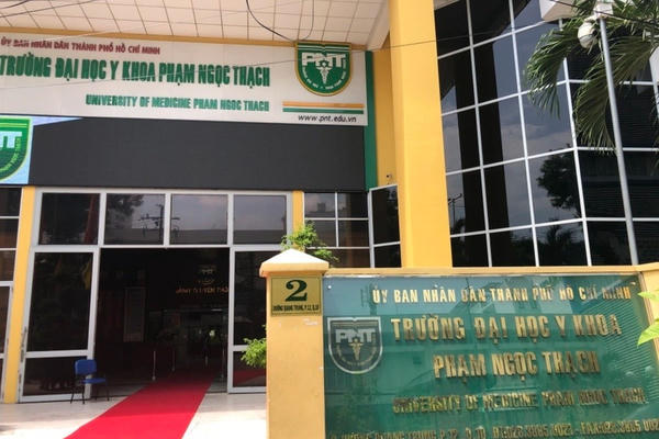 Kỷ luật cảnh cáo hiệu trưởng Trường đại học Y khoa Phạm Ngọc Thạch