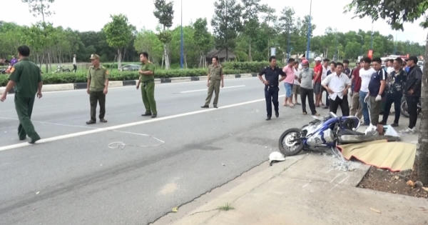 Bình Dương: Tông vào trụ bê tông, cô gái tử vong thương tâm