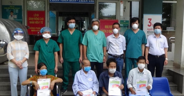 Bệnh viện Dã chiến Hòa Vang tiếp tục cho 3 ca mắc Covid-19 được chữa khỏi xuất viện