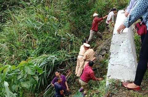 Bắc Kạn: Xe 7 chỗ gặp sự cố lao xuống vực sâu 100 m trên đèo Giàng