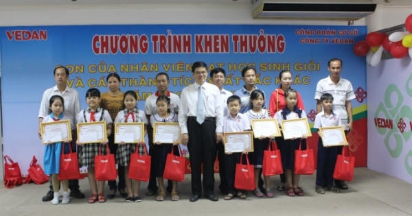 VEDAN Việt Nam khen thưởng nhân dịp năm học mới VEDAN Việt Nam khen thưởng nhân dịp năm học mới