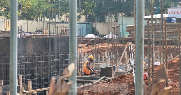 Đắk Lắk: Xây dựng dự án trên đất 'vàng' khi chưa được giao đất