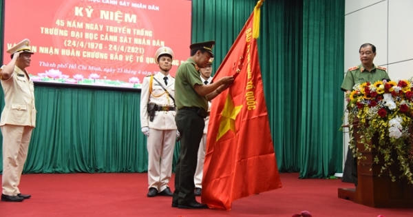 Trường Đại học Cảnh sát nhân dân đón nhận Huân chương Bảo vệ Tổ quốc hạng Ba