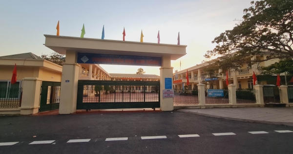 Quảng Ninh: Học sinh ăn thức ăn có vị lạ gây đau bụng, phụ huynh bức xúc phản ánh