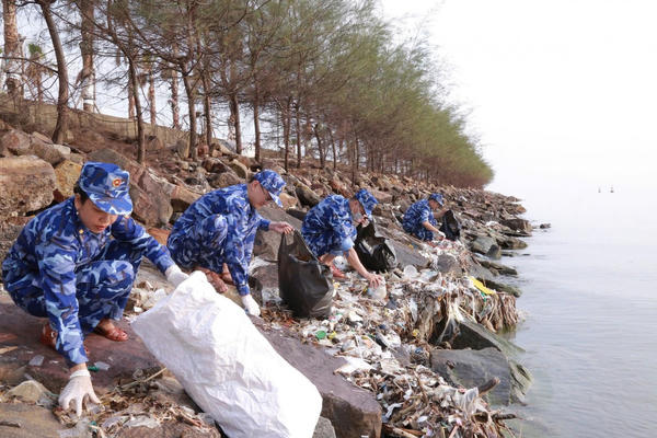 Vùng Cảnh sát biển 4 phát huy vai trò xung kích của hội viên, đoàn viên trong bảo vệ môi trường biển