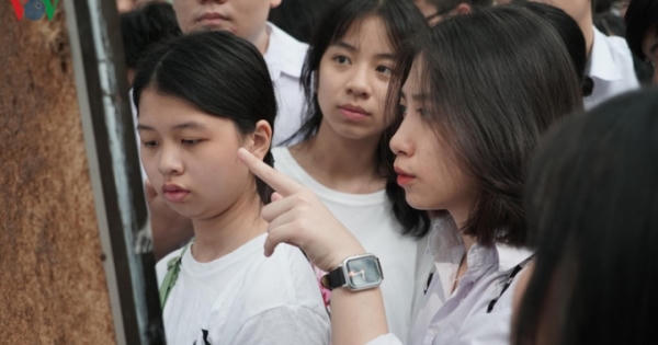 Học sinh Hà Nội thi Ngữ văn mở đầu kỳ thi vào lớp 10 THPT